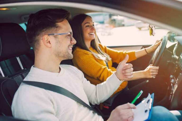 Πώς να διαλέξετε τη σωστή σχολή οδηγών
