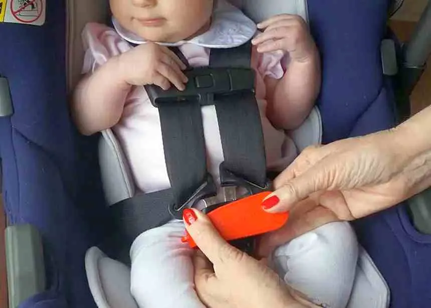 Ασφάλειά του παιδιού στο αυτοκίνητο Σχολη Οδηγων